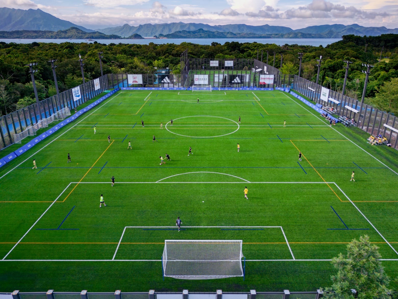 北青：邵佳一善学谦逊沟通强；有球员表态愿意主动争取归队